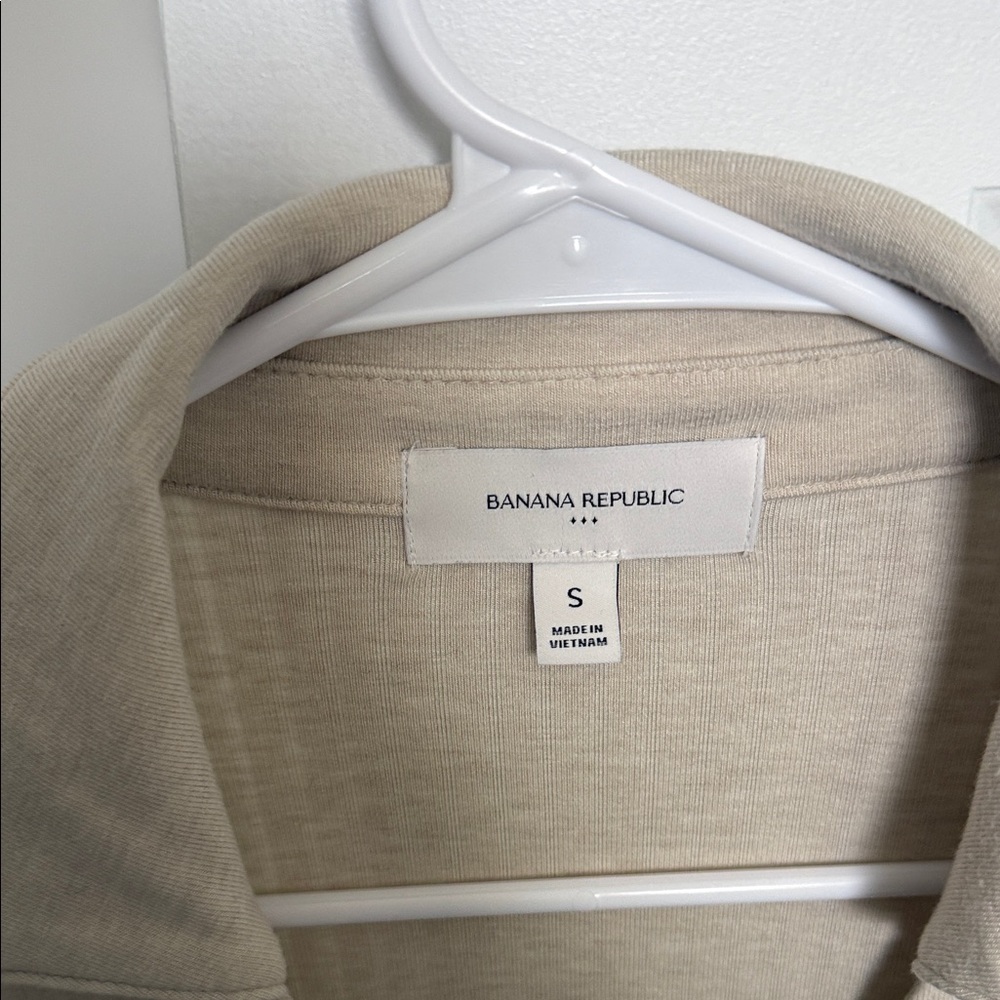 Banana Republic Light Beige Knit Top - Picture 2 of 3